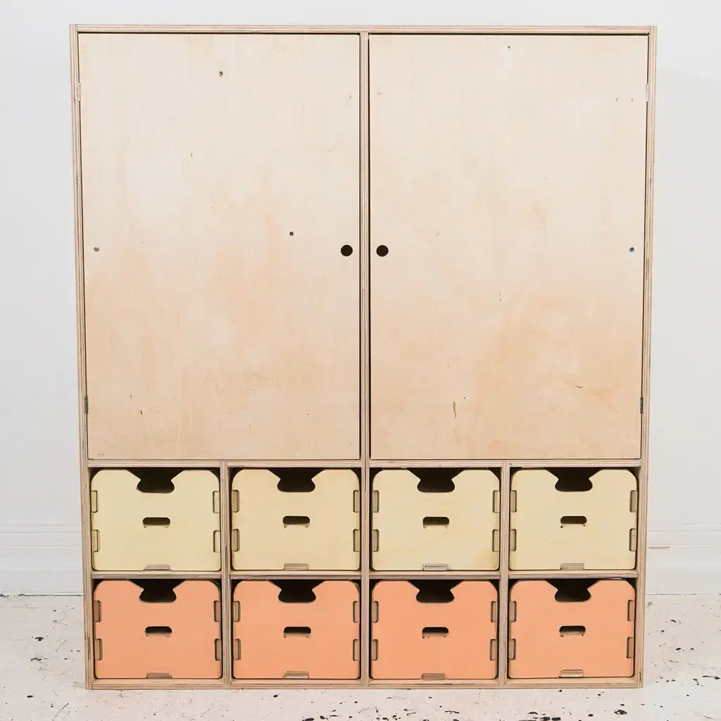 Beige and orange Zoharvilla armario with upper doors and low modules, showcasing its modern storage design and colorful finish.
